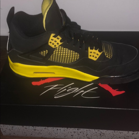 THUNDER 4s - Picture 3 of 6